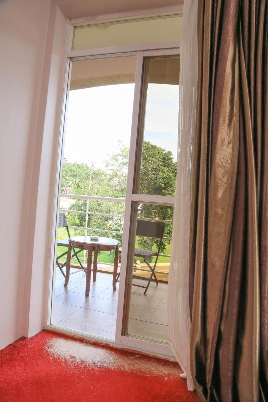 Hotel 7 Seasons Entebbe Exterior foto