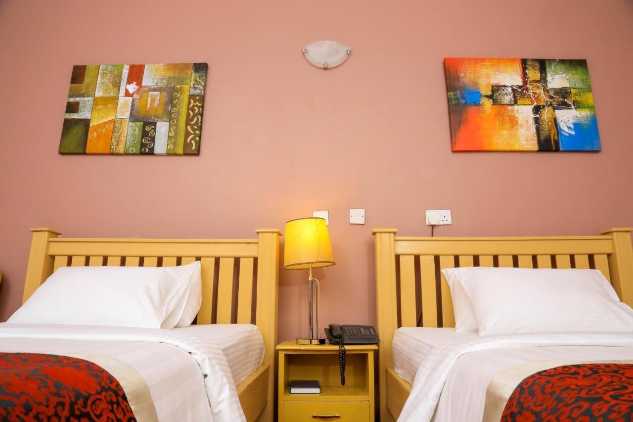 Hotel 7 Seasons Entebbe Exterior foto